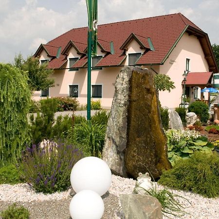 Restaurant Gaestehaus Seiger Sankt Lorenzen bei Knittelfeld Екстер'єр фото