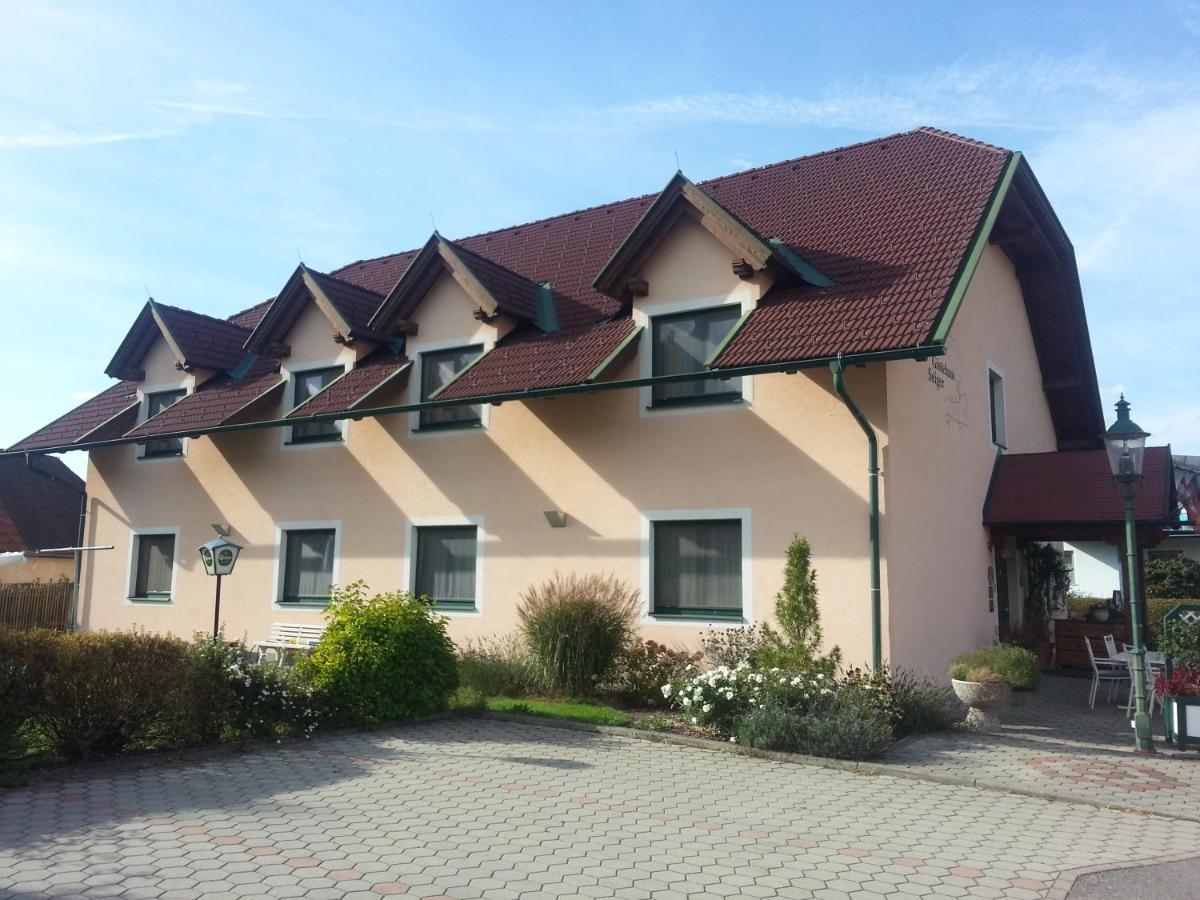 Restaurant Gaestehaus Seiger Sankt Lorenzen bei Knittelfeld Екстер'єр фото
